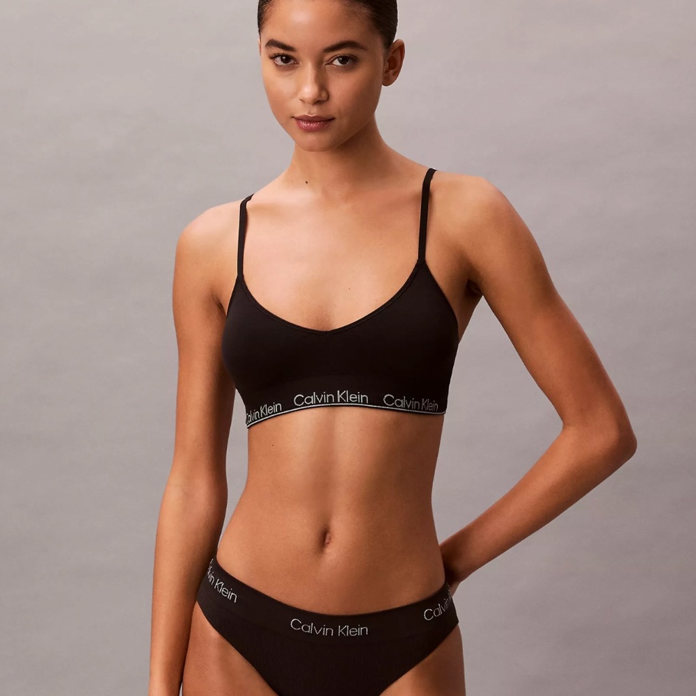 Calvin Klein Women's Naturals Modern Seamless Lightly Lined Triangle Bralette - Picture 3 of 5